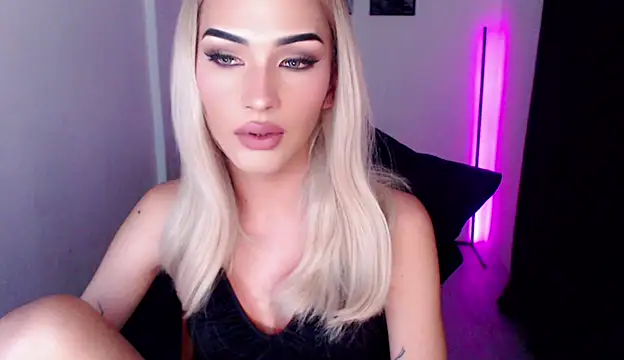 Alicegreenexx online show from May 21, 4:08 am