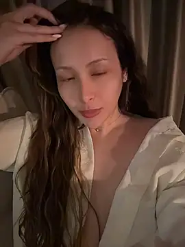 ArianaaSwift online show from June 22, 8:39 pm