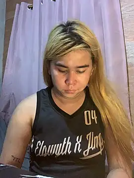 stacykush online show from April 12, 9:25 am