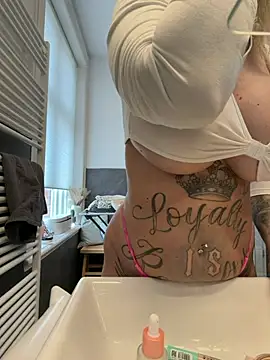 Snapshot of Jasmina-Joy chatting on February 20, 1:33 pm Jasmina-Joy online show from February 20, 1:33 pm