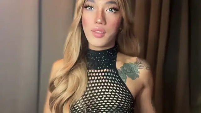 Snapshot of Lust-sluttymira chatting on October 10, 1:15 am Lust-sluttymira online show from October 10, 1:15 am