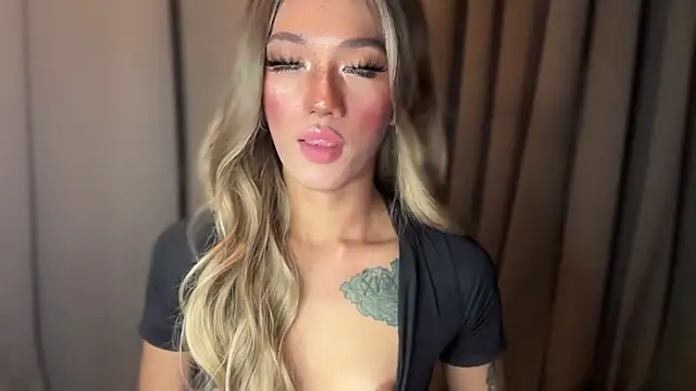 Snapshot of Lust-sluttymira chatting on October 11, 4:44 am Lust-sluttymira online show from October 11, 4:44 am