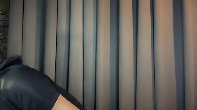 Snapshot of Lust-sluttymira chatting on November 5, 12:43 am Lust-sluttymira online show from November 5, 12:43 am