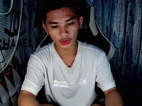 asianhardcock25 online show from November 27, 10:28 am