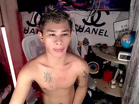 asianhardcock25 online show from April 26, 6:38 pm