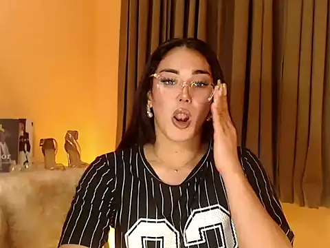 Snapshot of magnificent_kitana chatting on September 15, 12:49 pm magnificent kitana online show from September 15, 12:49 pm