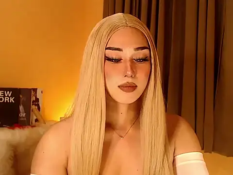 Snapshot of magnificent_kitana chatting on September 25, 12:31 pm magnificent kitana online show from September 25, 12:31 pm