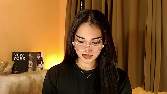 Snapshot of magnificent_kitana chatting on October 13, 6:02 am magnificent kitana online show from October 13, 6:02 am