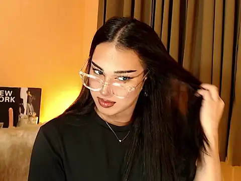 Snapshot of magnificent_kitana chatting on November 7, 8:47 am magnificent kitana online show from November 7, 8:47 am