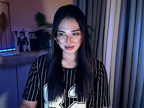 Snapshot of magnificent_kitana chatting on February 1, 8:18 pm magnificent kitana online show from February 1, 8:18 pm