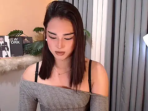 Snapshot of magnificent_kitana chatting on February 20, 6:48 am magnificent kitana online show from February 20, 6:48 am