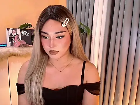 Snapshot of magnificent_kitana chatting on February 24, 5:55 pm magnificent kitana online show from February 24, 5:55 pm