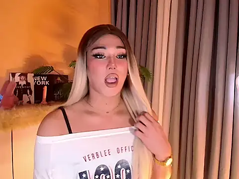 Snapshot of magnificent_kitana chatting on February 27, 7:47 pm magnificent kitana online show from February 27, 7:47 pm