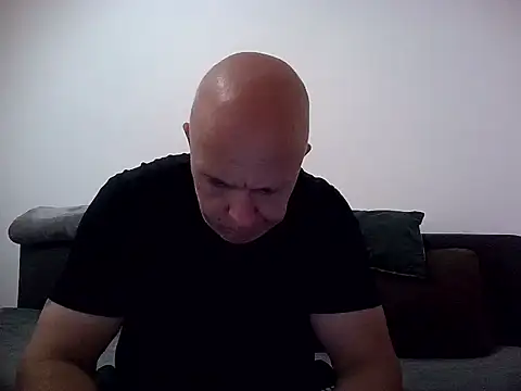 DaDDyLoVeSu83 online show from November 4, 4:06 pm