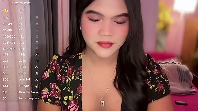 Snapshot of ursweet_sofia chatting on June 21, 10:29 am ursweet sofia online show from June 21, 10:29 am