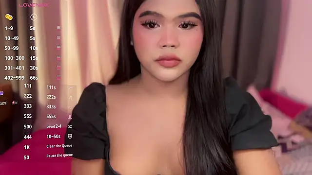 Snapshot of ursweet_sofia chatting on June 26, 6:12 pm ursweet sofia online show from June 26, 6:12 pm