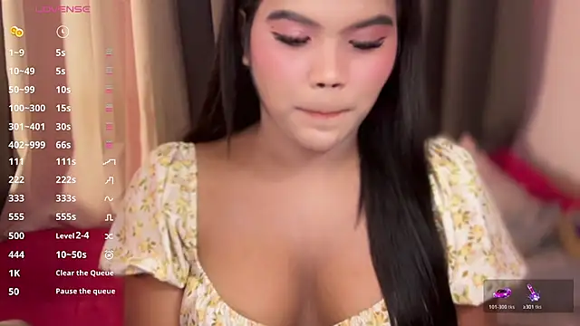 Snapshot of ursweet_sofia chatting on June 27, 12:10 pm ursweet sofia online show from June 27, 12:10 pm