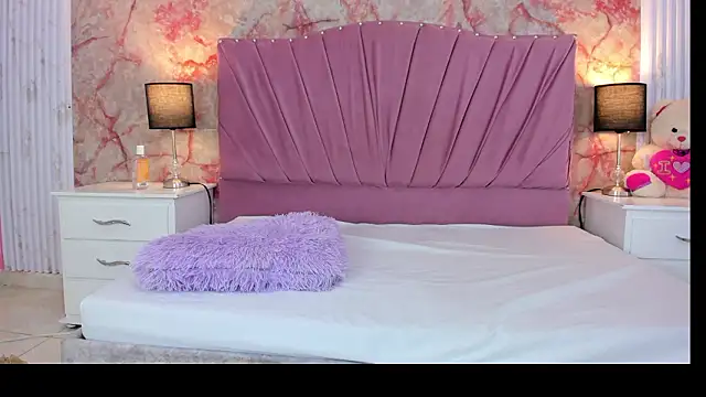 Wonderkloe  online show from March 31, 7:47 pm