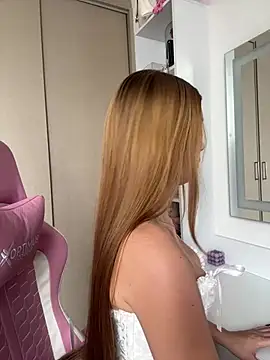 Nikii   online show from March 26, 3:39 pm