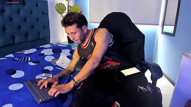 Thonixxx mr online show from March 2, 7:21 pm