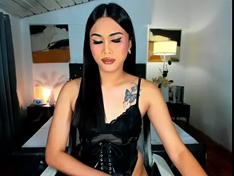 CallaWang online show from November 2, 6:10 pm