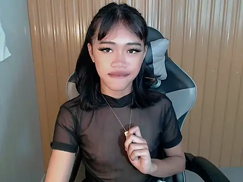 urcurlydiva online show from April 13, 6:30 am