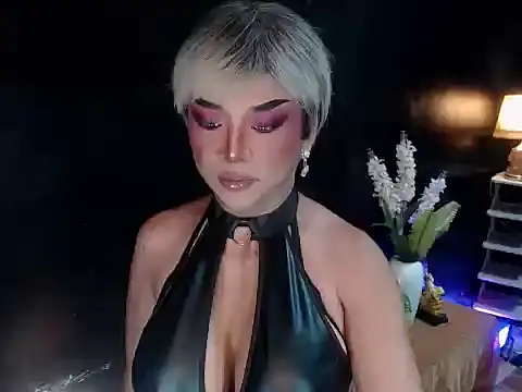 xAuroraRobinsx online show from May 14, 6:15 pm