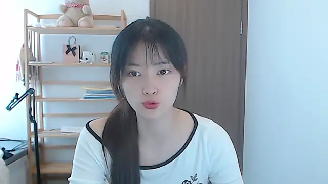 Snapshot of Mimi-cnbaby chatting on April 12, 4:17 am Mimi-cnbaby online show from April 12, 4:17 am
