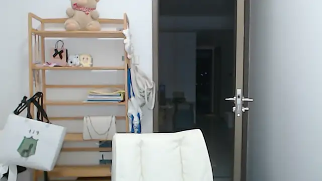 Snapshot of Mimi-cnbaby chatting on April 25, 12:19 pm Mimi-cnbaby online show from April 25, 12:19 pm