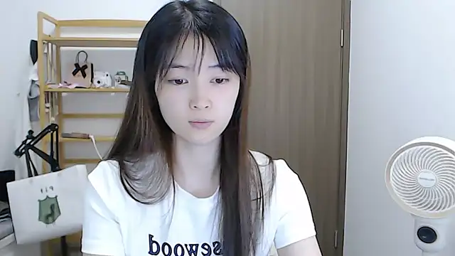 Snapshot of Mimi-cnbaby chatting on May 16, 1:21 pm Mimi-cnbaby online show from May 16, 1:21 pm