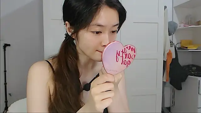 Snapshot of Mimi-cnbaby chatting on May 23, 5:12 am Mimi-cnbaby online show from May 23, 5:12 am