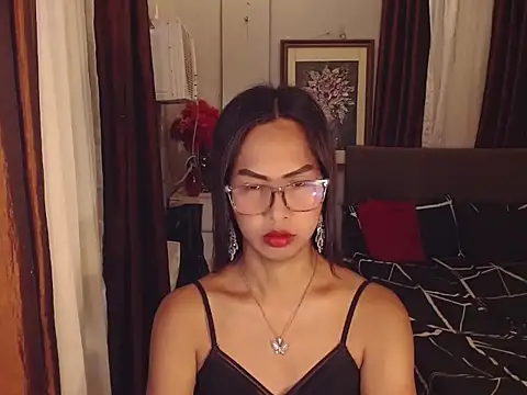 Nathalieheartt online show from June 18, 2:56 am