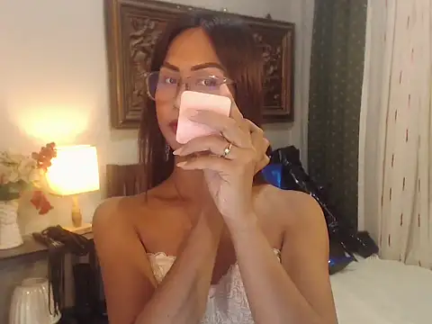 Nathalieheartt online show from July 11, 12:08 pm