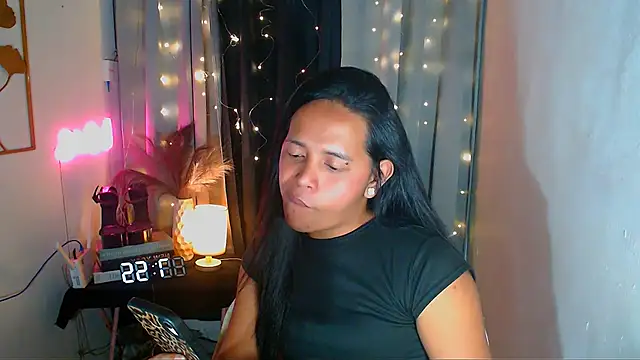 Lorainnelustts online show from February 25, 7:34 pm