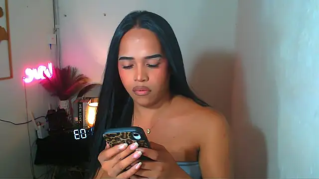 Lorainnelustts online show from March 22, 1:36 pm