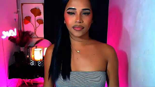 Lorainnelustts online show from March 24, 1:49 pm