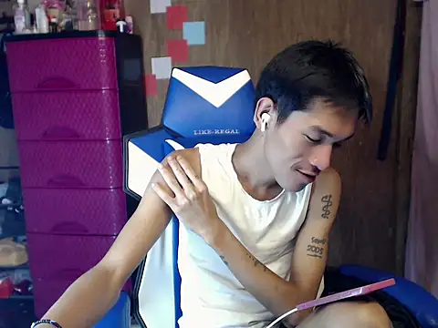 riks tyler online show from July 18, 7:39 pm