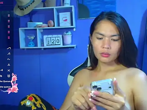 urgirljane online show from May 20, 5:52 pm