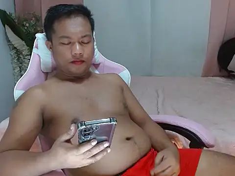 Snapshot of JustJakey chatting on June 19, 6:34 pm JustJakey online show from June 19, 6:34 pm
