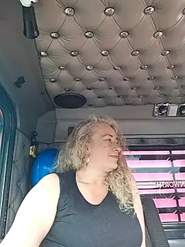 sofiacurvy 45 online show from March 14, 12:43 pm