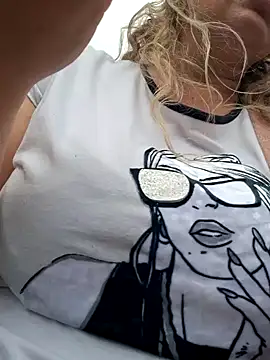 sofiacurvy 45 online show from April 14, 6:58 pm