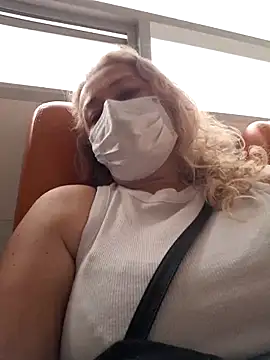 sofiacurvy 45 online show from April 15, 5:20 pm