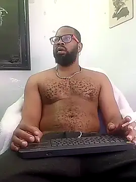 Snapshot of King_Malik chatting on February 6, 3:37 pm King Malik online show from February 6, 3:37 pm