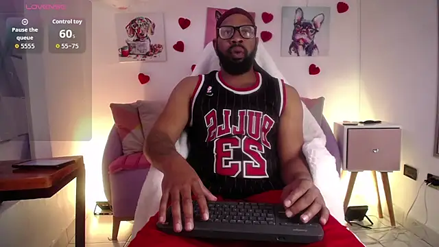 Snapshot of King_Malik chatting on February 19, 1:07 pm King Malik online show from February 19, 1:07 pm