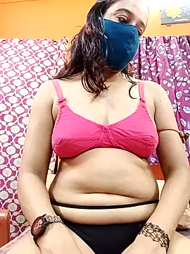 Snapshot of Hotpuja25 chatting on June 11, 4:43 am Hotpuja25 online show from June 11, 4:43 am