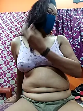 Snapshot of Hotpuja25 chatting on June 16, 3:47 pm Hotpuja25 online show from June 16, 3:47 pm
