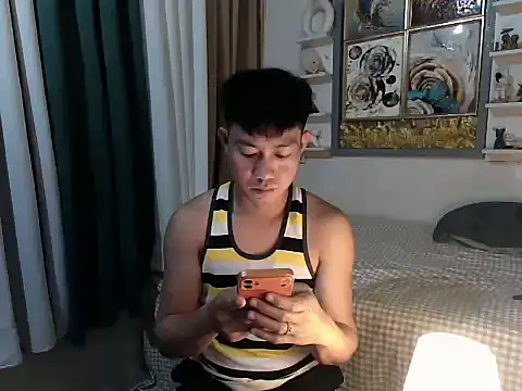 xshyboyx online show from May 29, 1:31 pm
