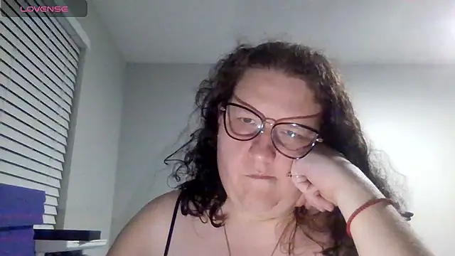 emberlynnix online show from July 22, 5:10 am
