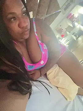 Snapshot of Sam_Blue chatting on June 8, 1:00 pm Sam Blue online show from June 8, 1:00 pm