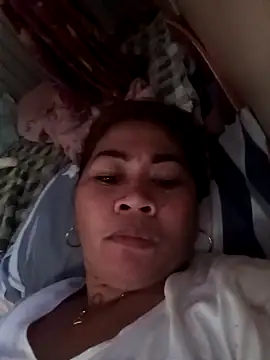 Snapshot of sexybitch_02 chatting on February 25, 2:32 am sexybitch 02 online show from February 25, 2:32 am